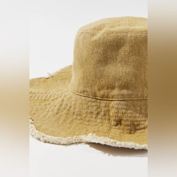New Urban Outfitters Scalloped Bucket Hat One Size